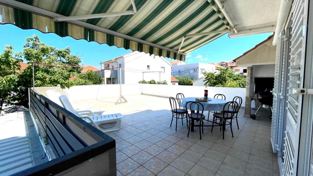 Apartment For 6 + Free Parking Place Zadar Exterior foto