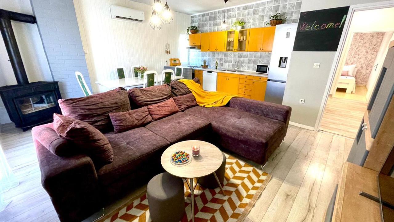 Apartment For 6 + Free Parking Place Zadar Exterior foto