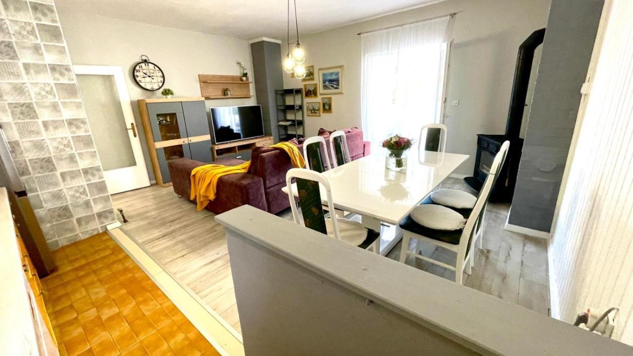 Apartment For 6 + Free Parking Place Zadar Exterior foto
